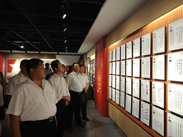 隴運(yùn)集團(tuán)公司黨委開展“不忘初心、牢記使命”紀(jì)念建黨98周年主題黨日活動(dòng)