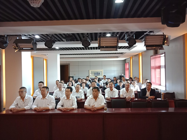 隴運(yùn)集團(tuán)公司黨委開展“不忘初心、牢記使命”紀(jì)念建黨98周年主題黨日活動(dòng)