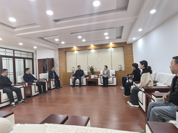 隴運集團潤華旅游客運公司、晟游天下旅行社與隴南師范學院歷史文化與旅游學院達成見習合作意向